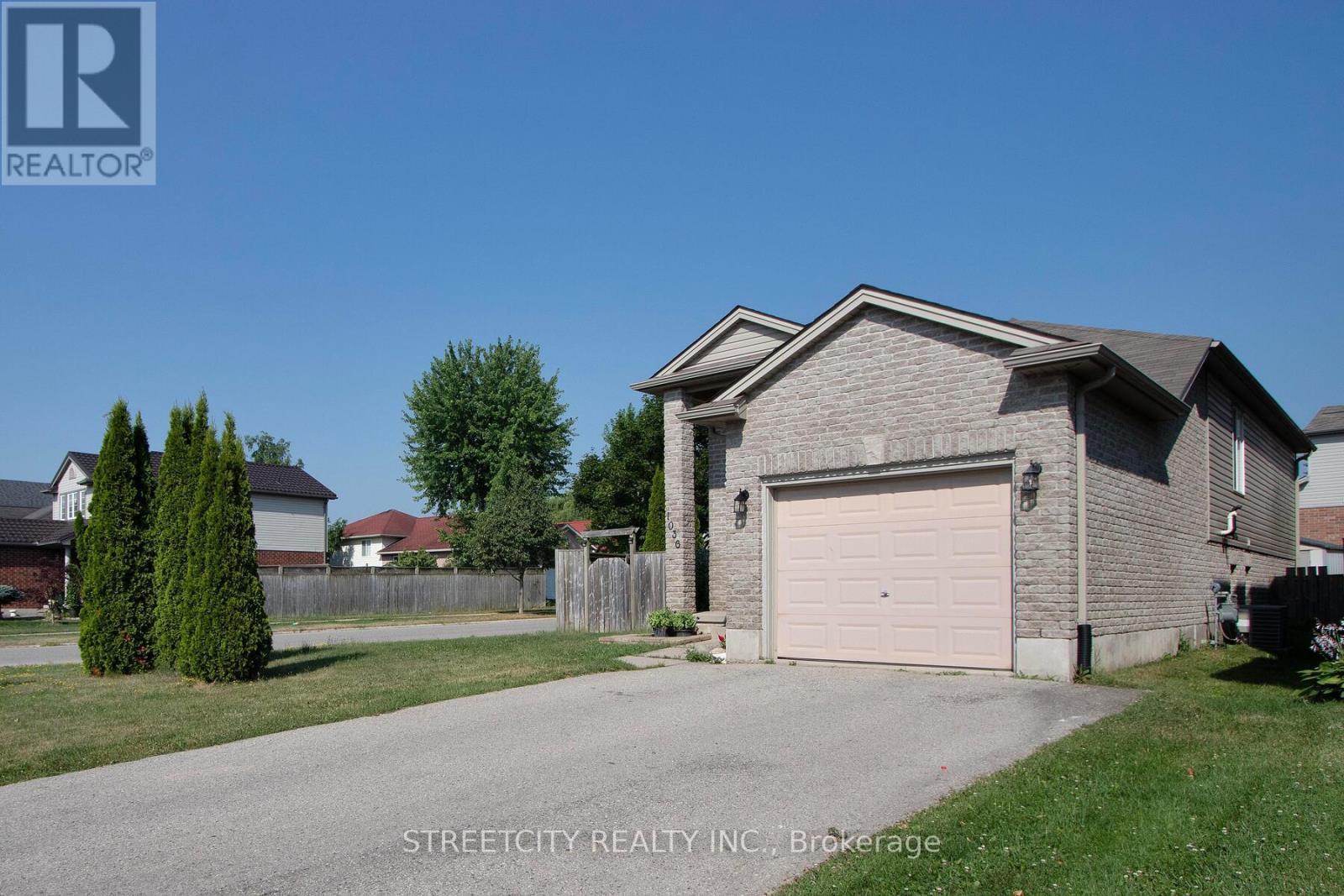 1036 Marigold Street Ne, London North, Ontario  N5X 4N9 - Photo 3 - X12308597