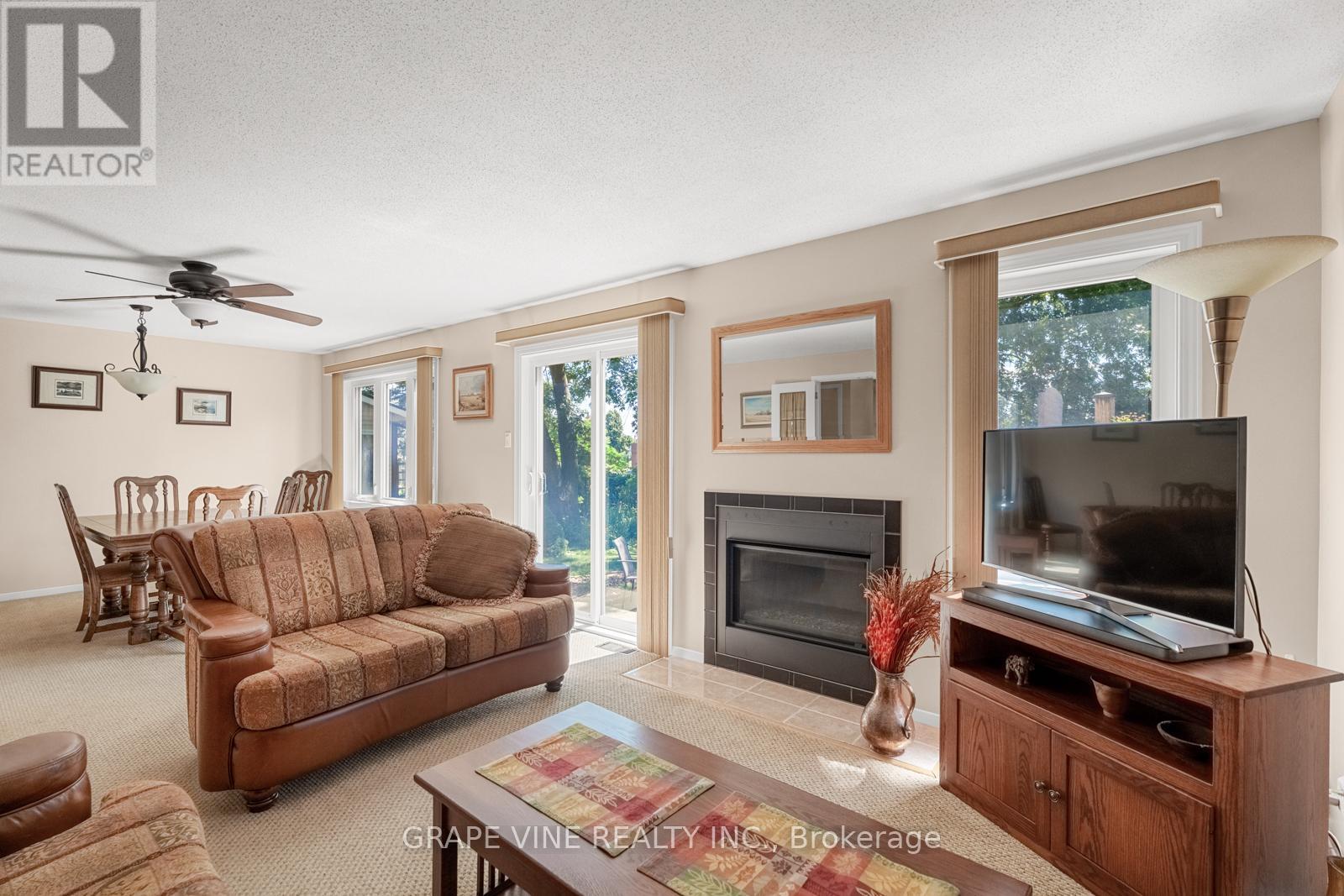 34 Four Seasons Drive, Ottawa, Ontario  K2E 7P8 - Photo 10 - X12311686