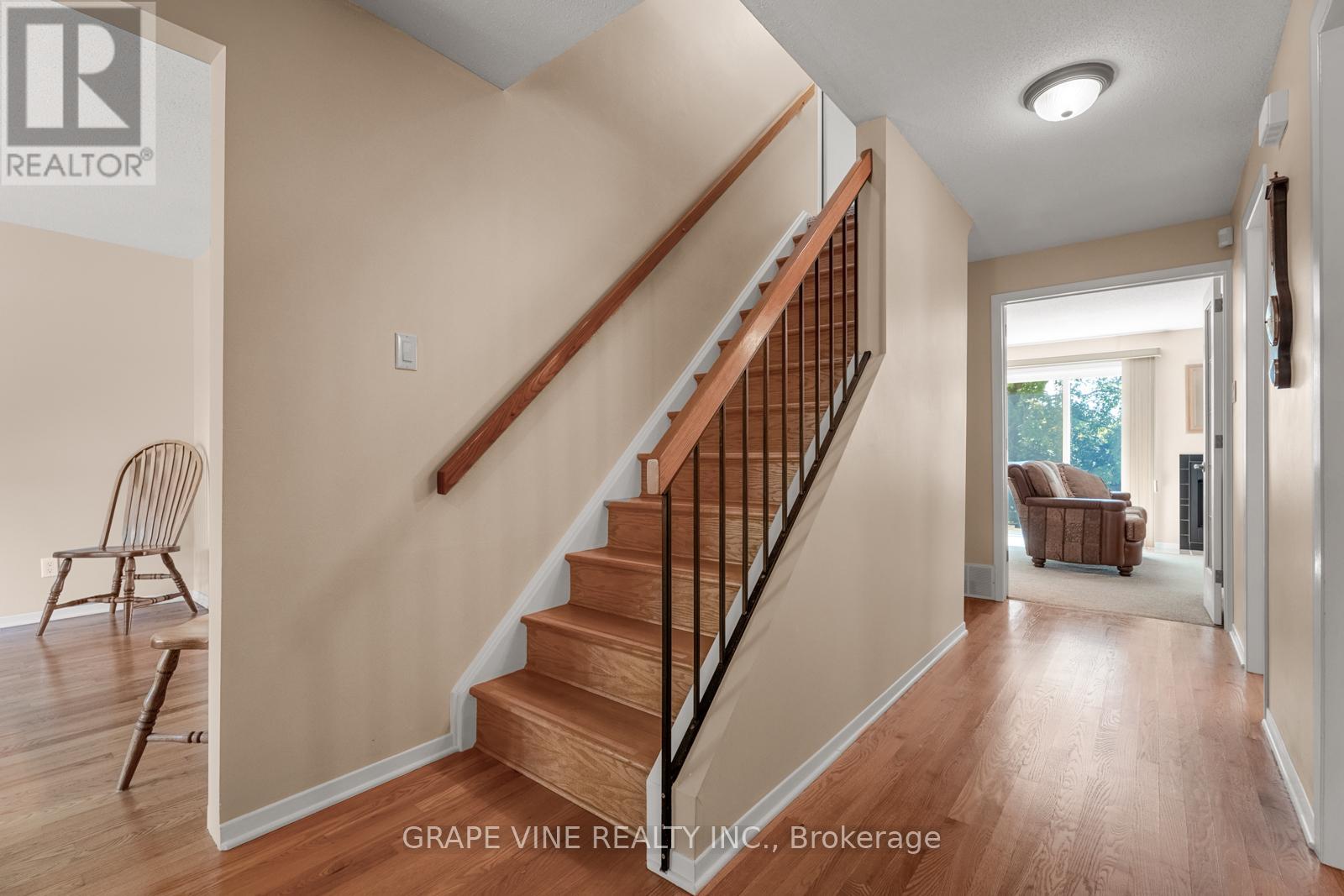 34 Four Seasons Drive, Ottawa, Ontario  K2E 7P8 - Photo 13 - X12311686