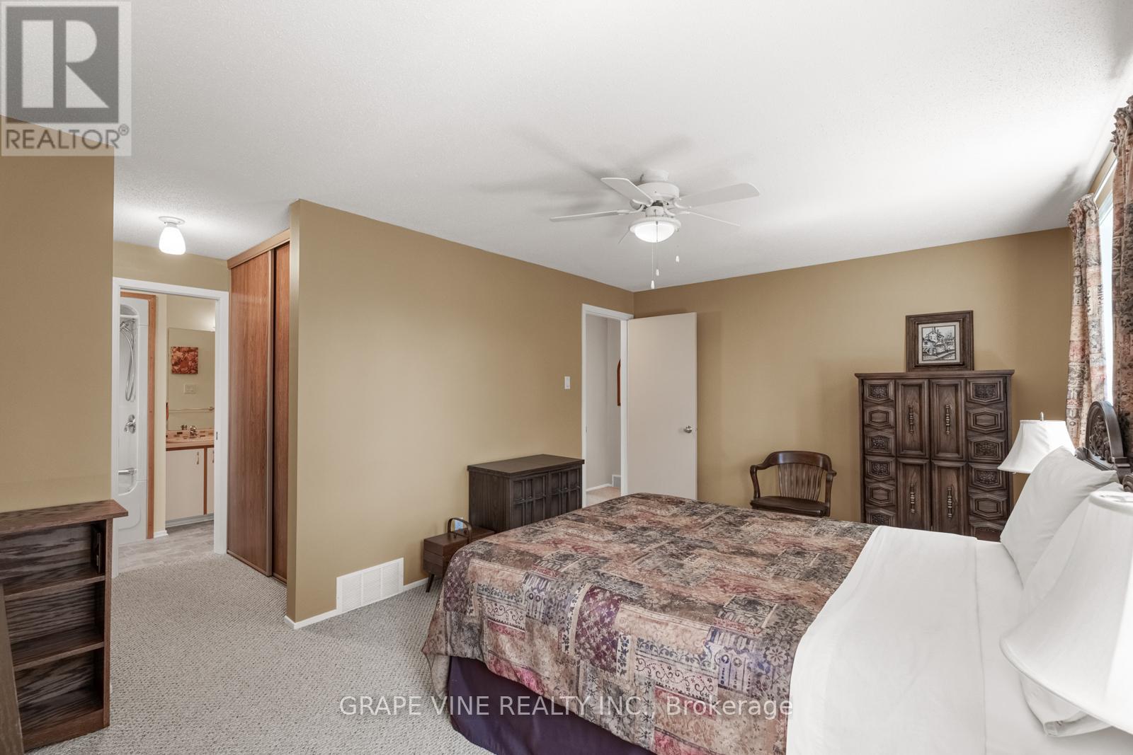 34 Four Seasons Drive, Ottawa, Ontario  K2E 7P8 - Photo 15 - X12311686