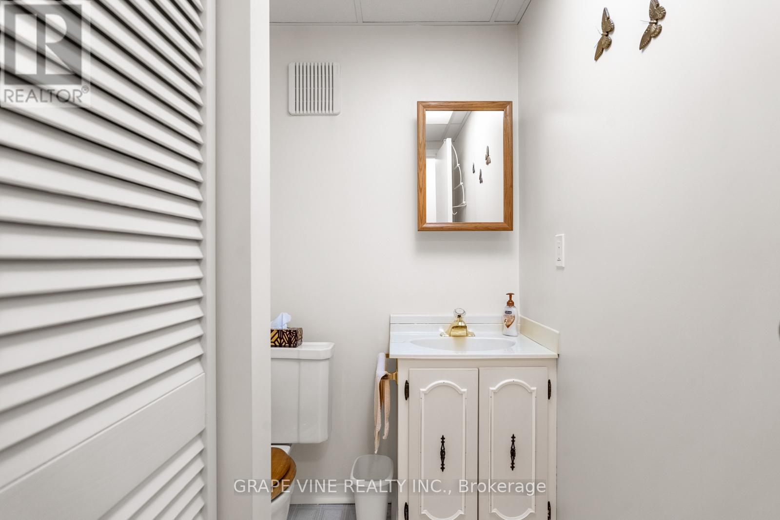 34 Four Seasons Drive, Ottawa, Ontario  K2E 7P8 - Photo 24 - X12311686