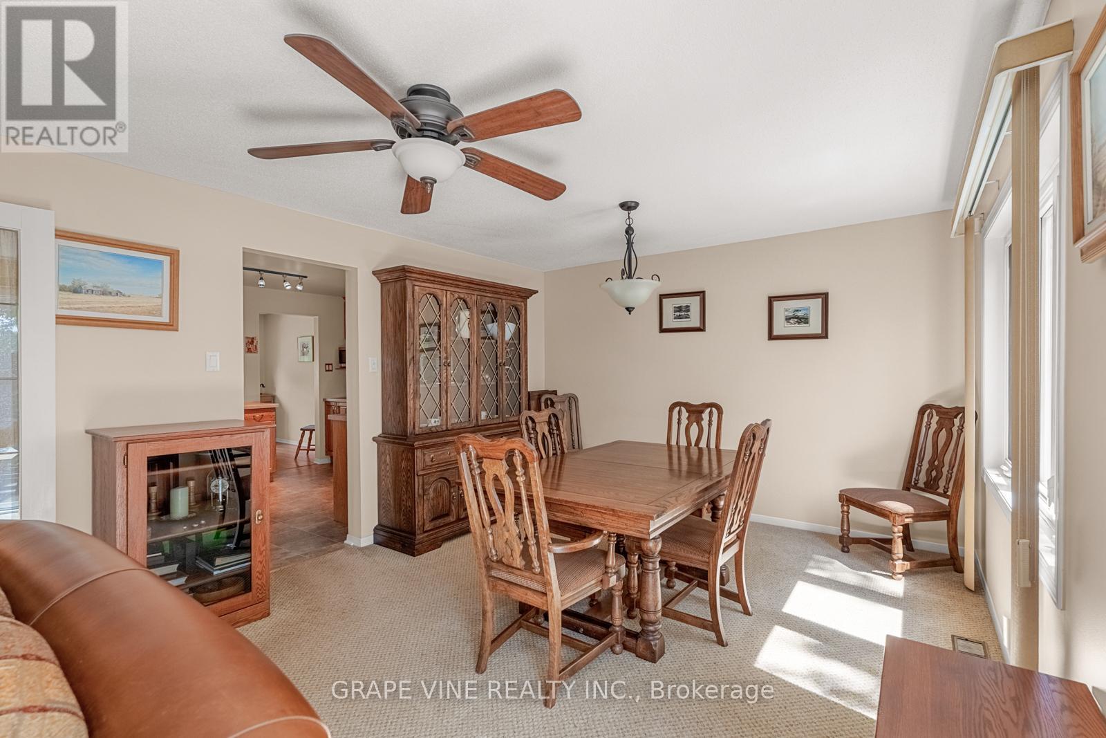 34 Four Seasons Drive, Ottawa, Ontario  K2E 7P8 - Photo 8 - X12311686