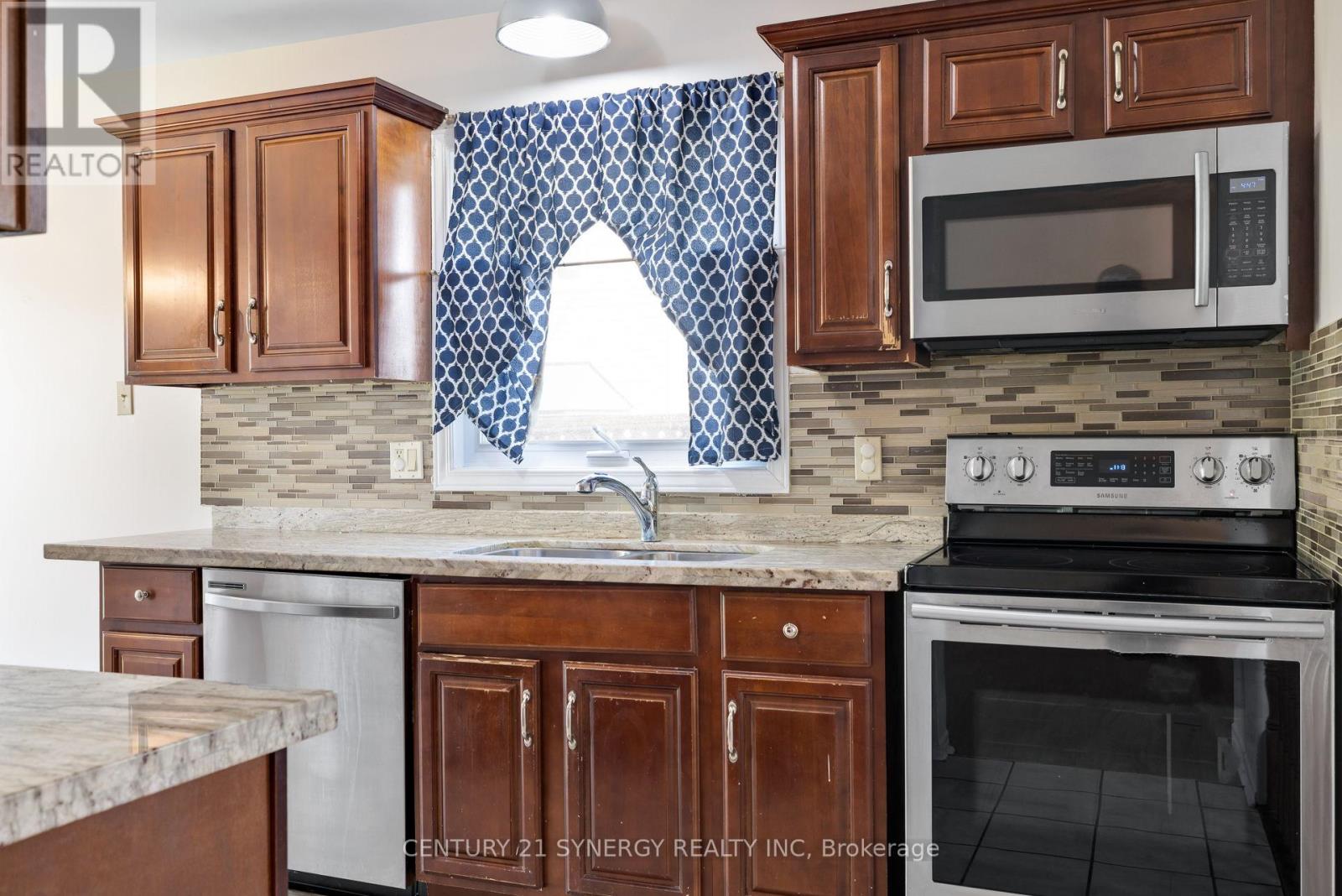 861 Karsh Drive, Ottawa, Ontario  K1G 4T9 - Photo 13 - X12311699