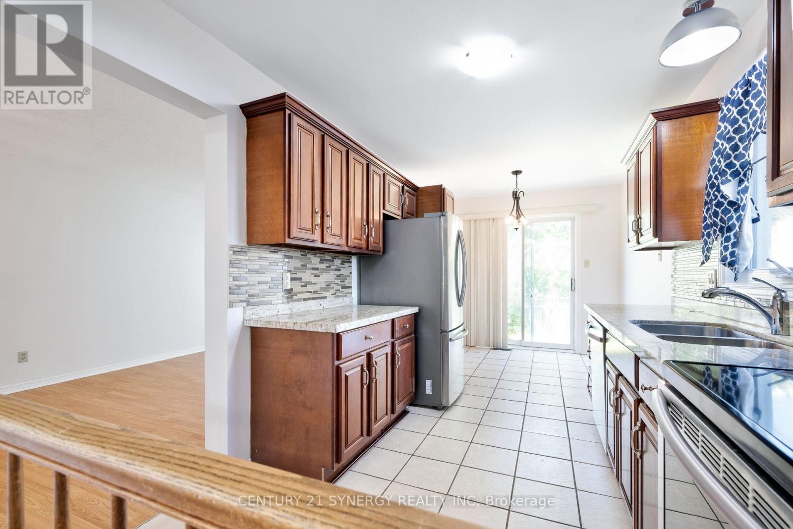 861 Karsh Drive, Ottawa, Ontario  K1G 4T9 - Photo 14 - X12311699