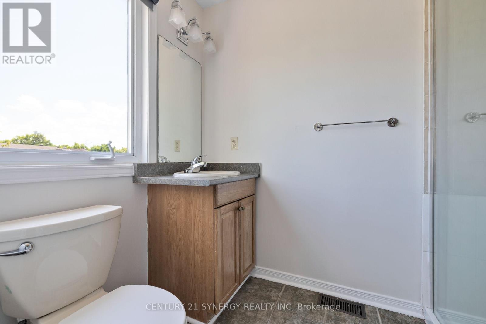 861 Karsh Drive, Ottawa, Ontario  K1G 4T9 - Photo 20 - X12311699