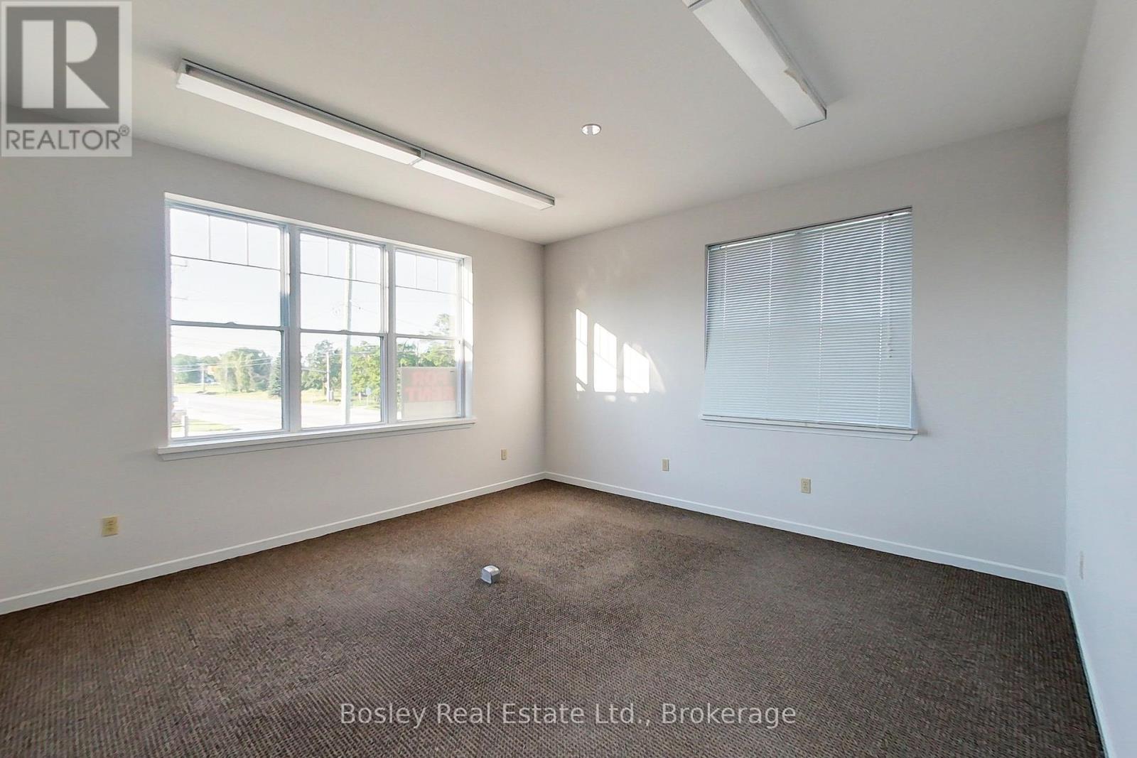 201n - 864 Hurontario Street, Collingwood, Ontario  L9Y 0G7 - Photo 3 - S12311761