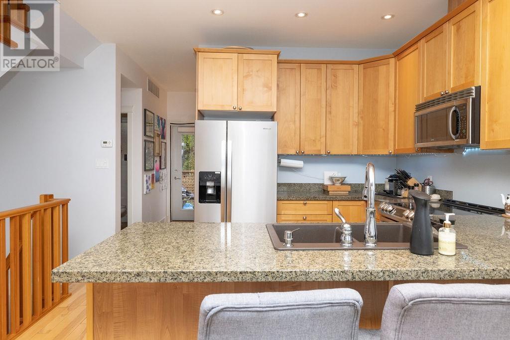14 728 Gibsons Way, Gibsons, British Columbia  V0N 1V9 - Photo 12 - R3030799