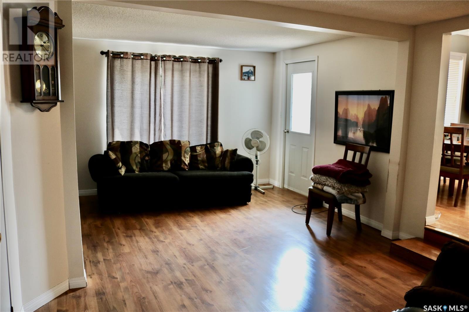 704 Ogilvie Street, Moosomin, Saskatchewan  S0G 3N0 - Photo 12 - SK014001