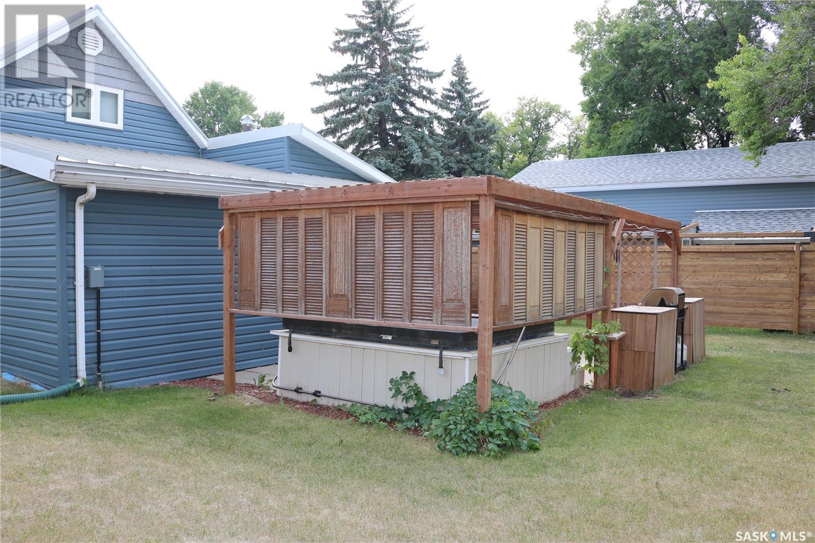 704 Ogilvie Street, Moosomin, Saskatchewan  S0G 3N0 - Photo 29 - SK014001