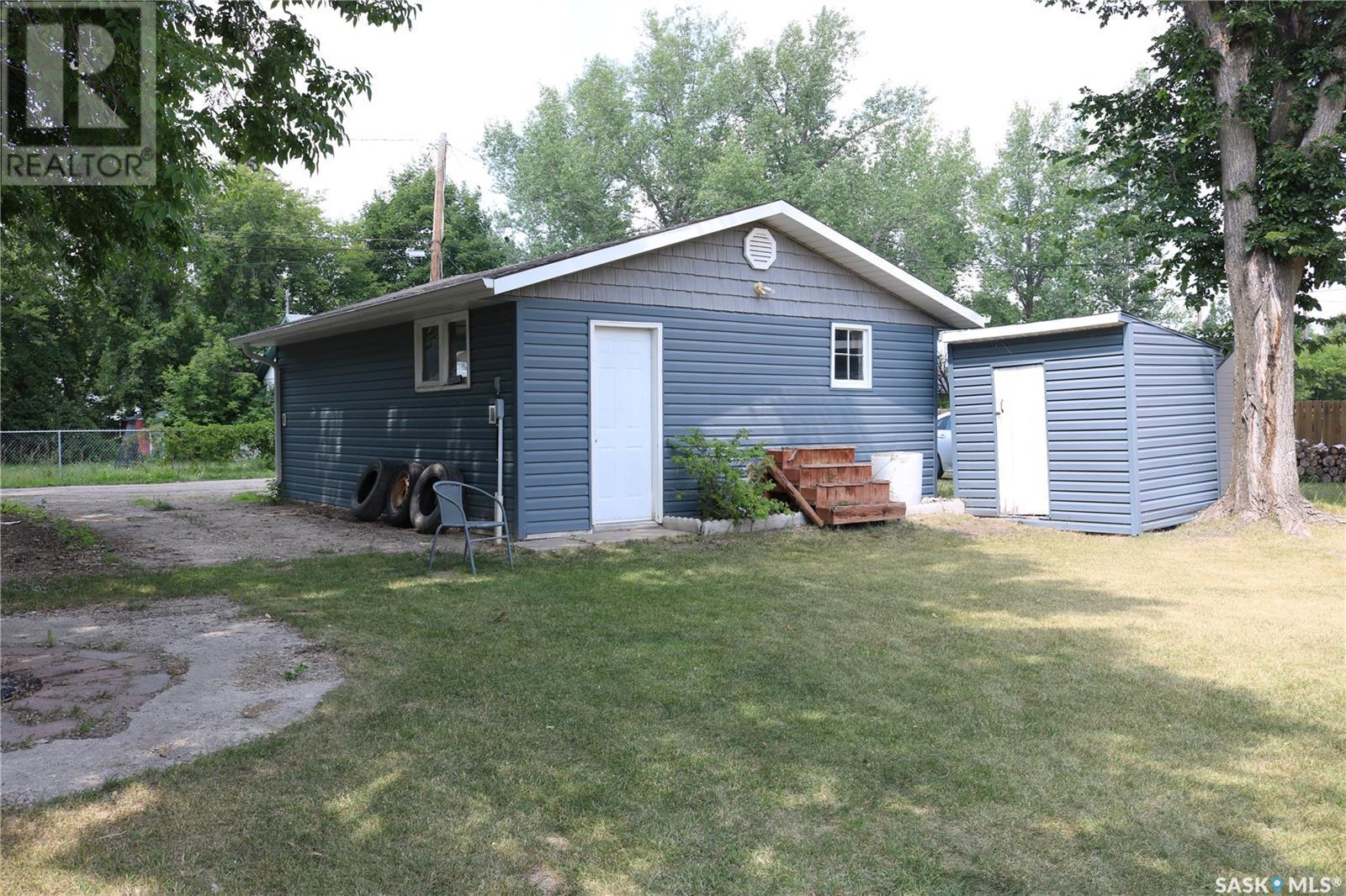 704 Ogilvie Street, Moosomin, Saskatchewan  S0G 3N0 - Photo 32 - SK014001
