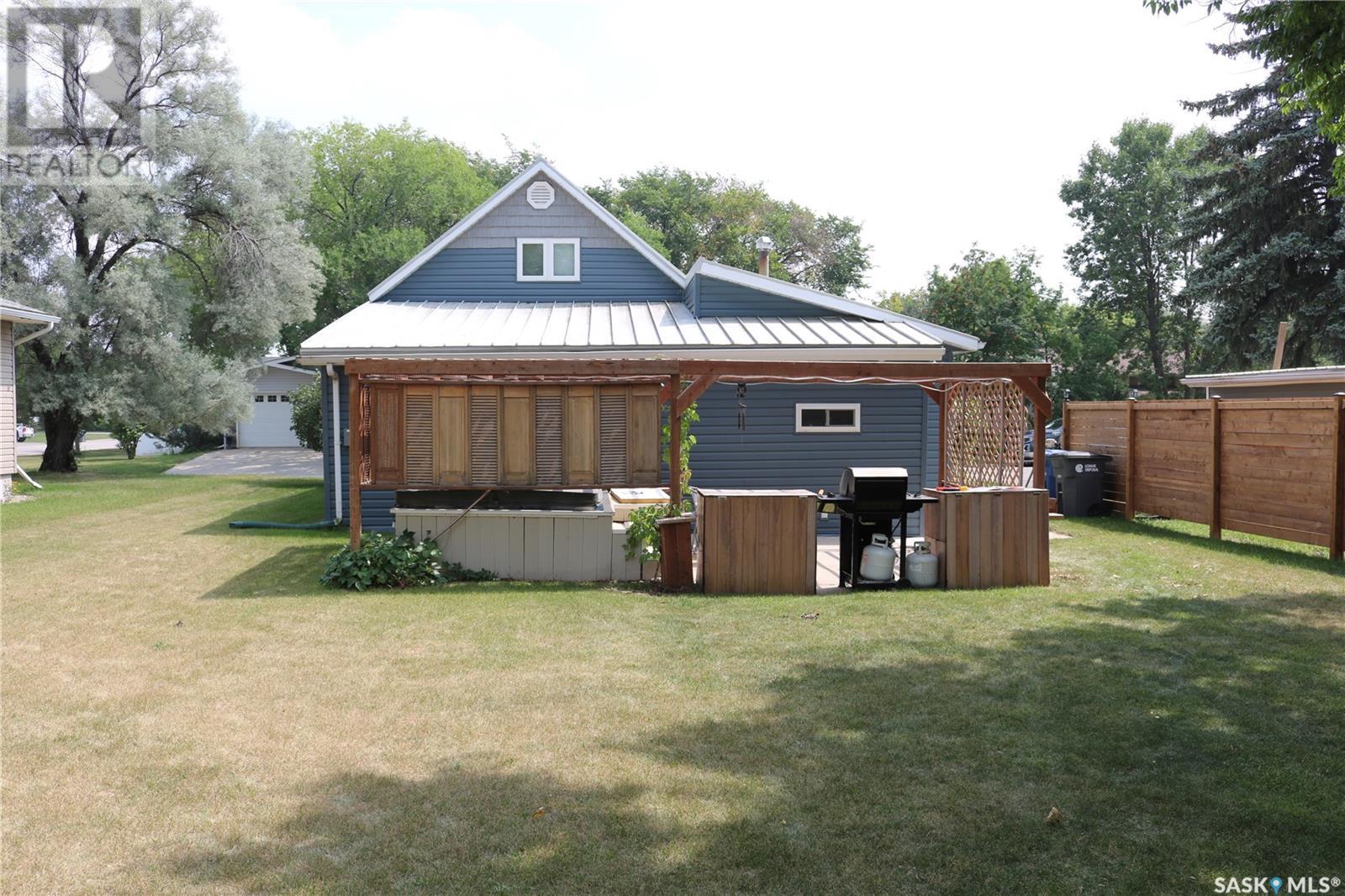 704 Ogilvie Street, Moosomin, Saskatchewan  S0G 3N0 - Photo 36 - SK014001