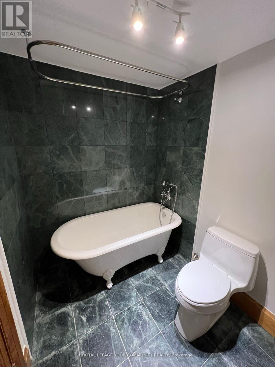Rear - 179 St Clair Avenue E, Toronto, Ontario  M4T 1N9 - Photo 11 - C12311731