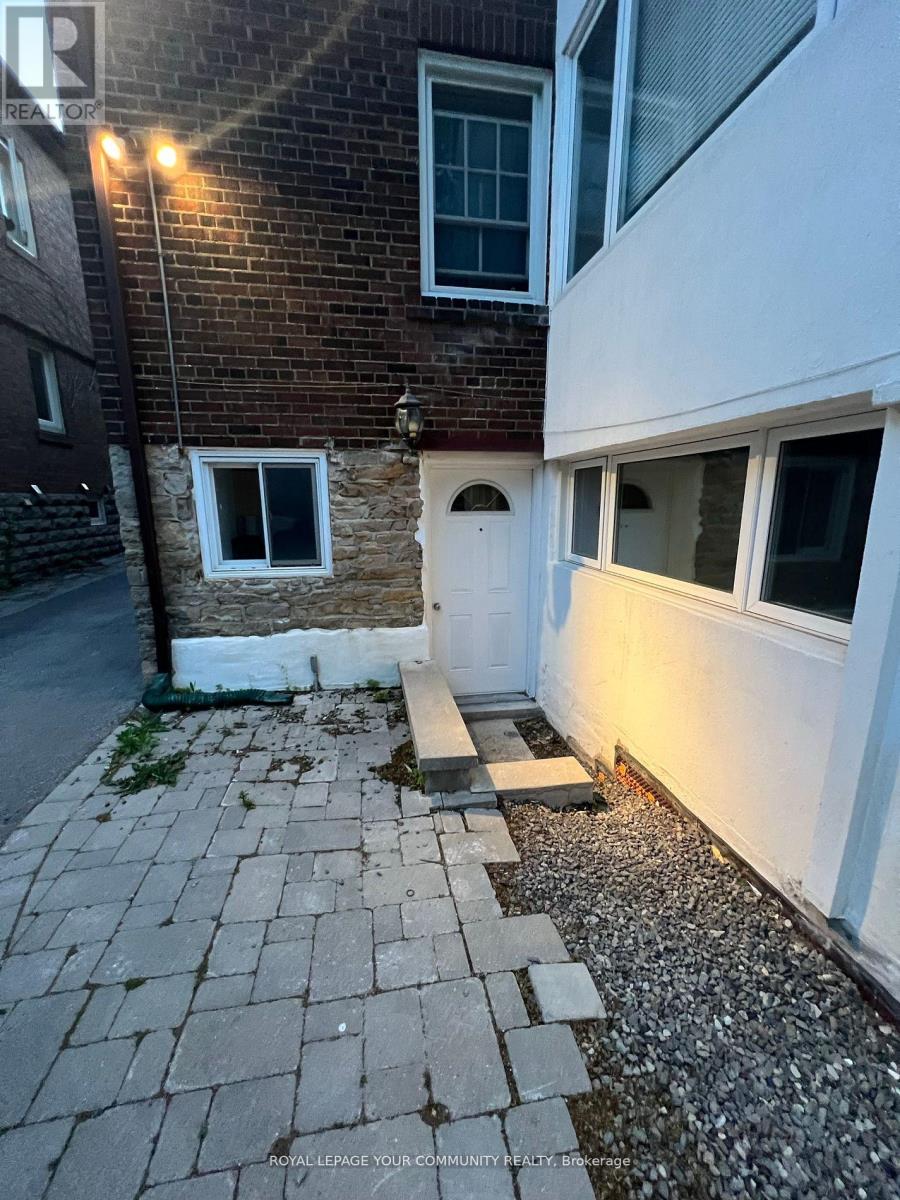 Rear - 179 St Clair Avenue E, Toronto, Ontario  M4T 1N9 - Photo 13 - C12311731