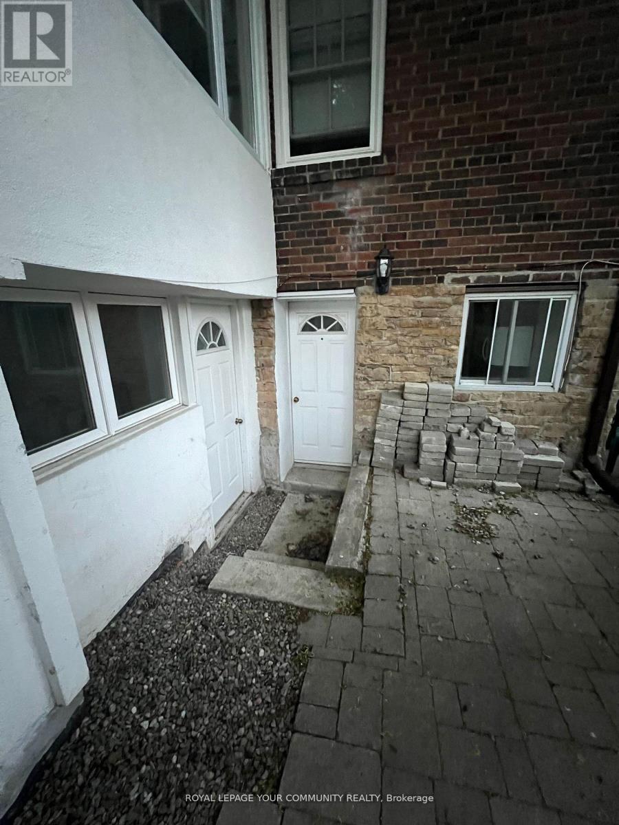 Rear - 181 St Clair Avenue E, Toronto, Ontario  M4T 1N9 - Photo 15 - C12311767