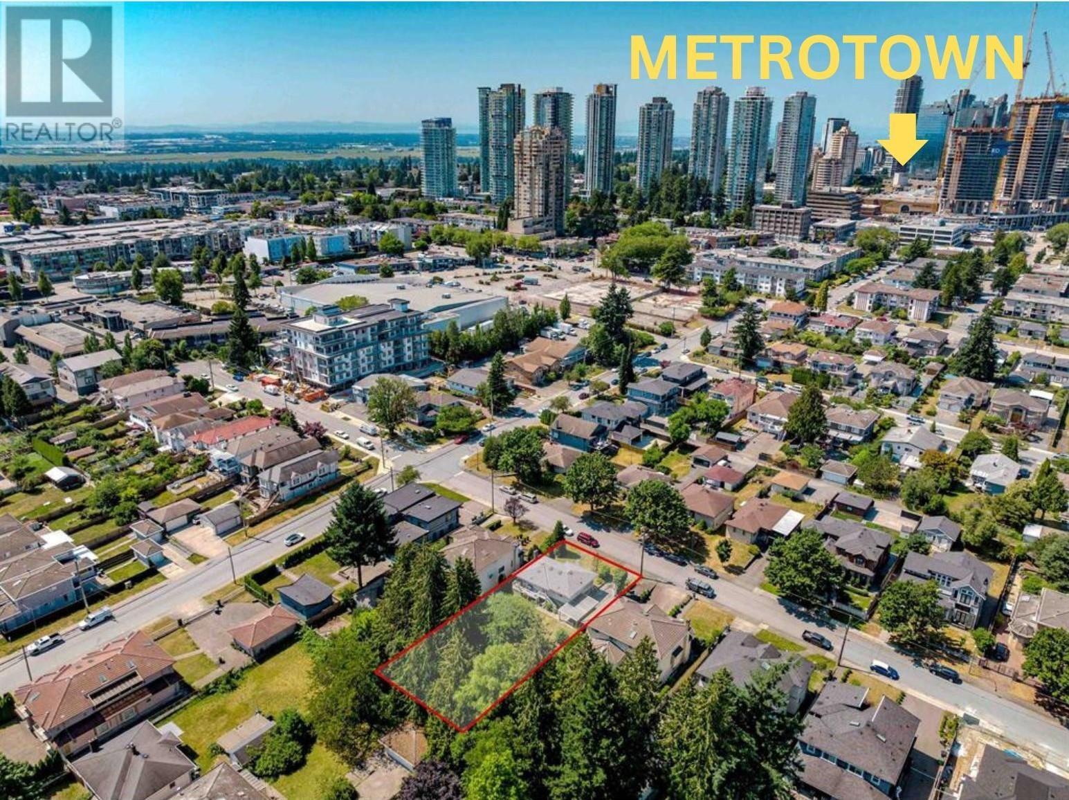 6338 Selma Avenue, Burnaby, British Columbia  V5H 3R2 - Photo 2 - R3030955