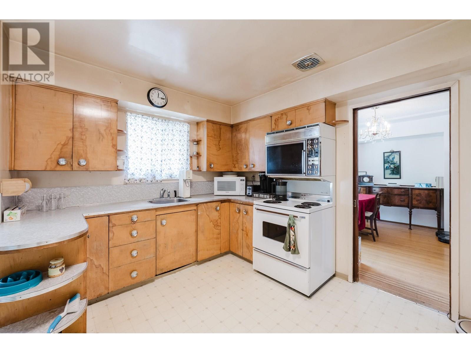 6338 Selma Avenue, Burnaby, British Columbia  V5H 3R2 - Photo 21 - R3030955