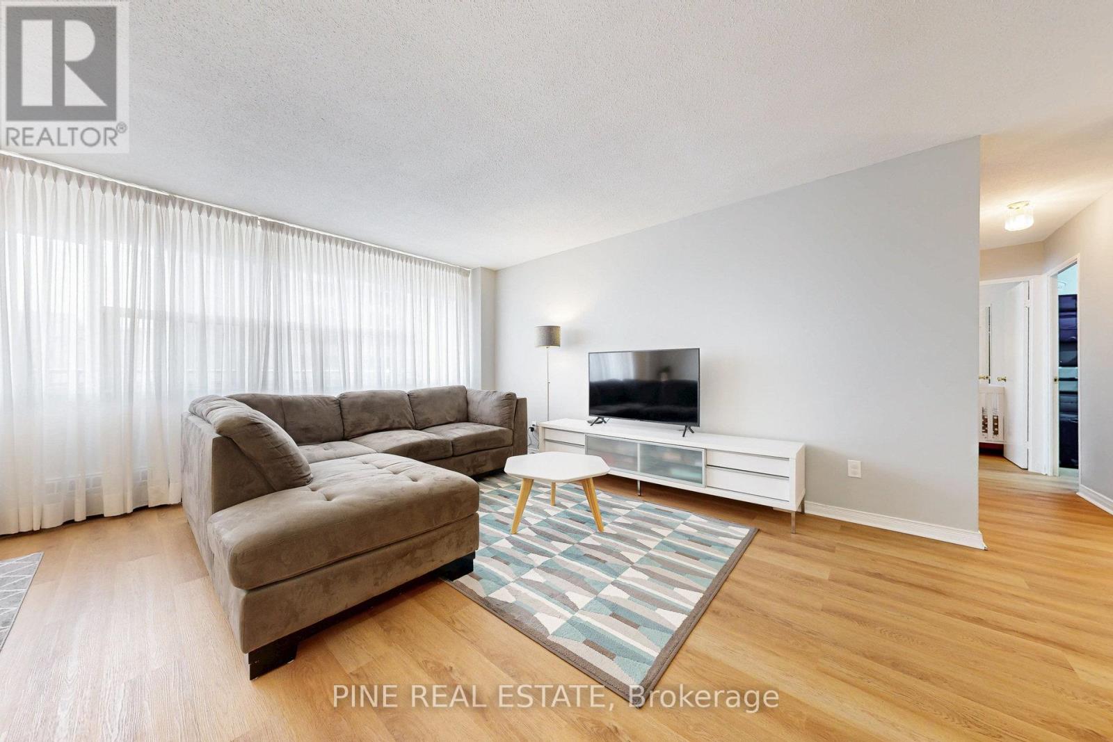 2307 - 155 Marlee Avenue, Toronto, Ontario  M6B 4B5 - Photo 6 - W12311666