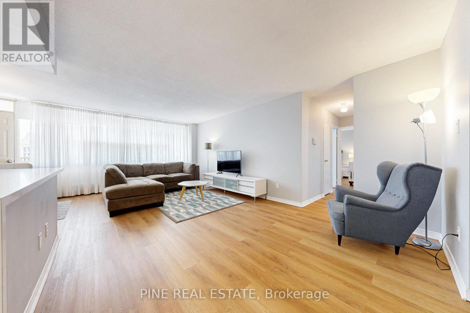 2307 - 155 Marlee Avenue, Toronto, Ontario  M6B 4B5 - Photo 7 - W12311666