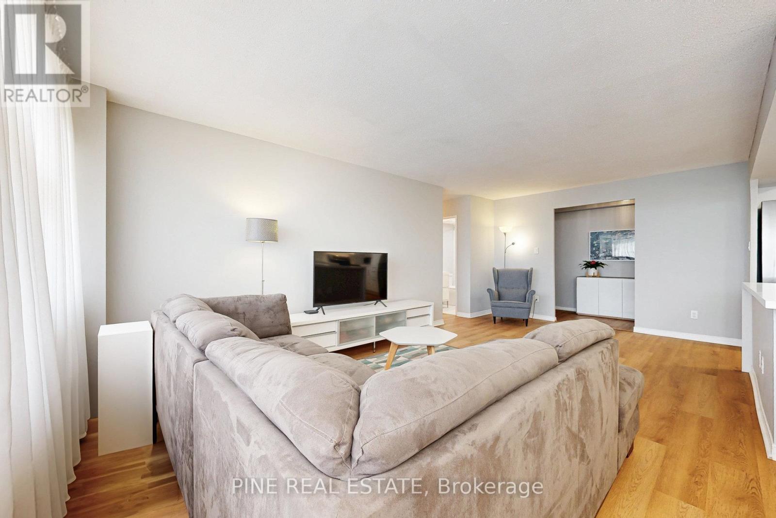 2307 - 155 Marlee Avenue, Toronto, Ontario  M6B 4B5 - Photo 8 - W12311666