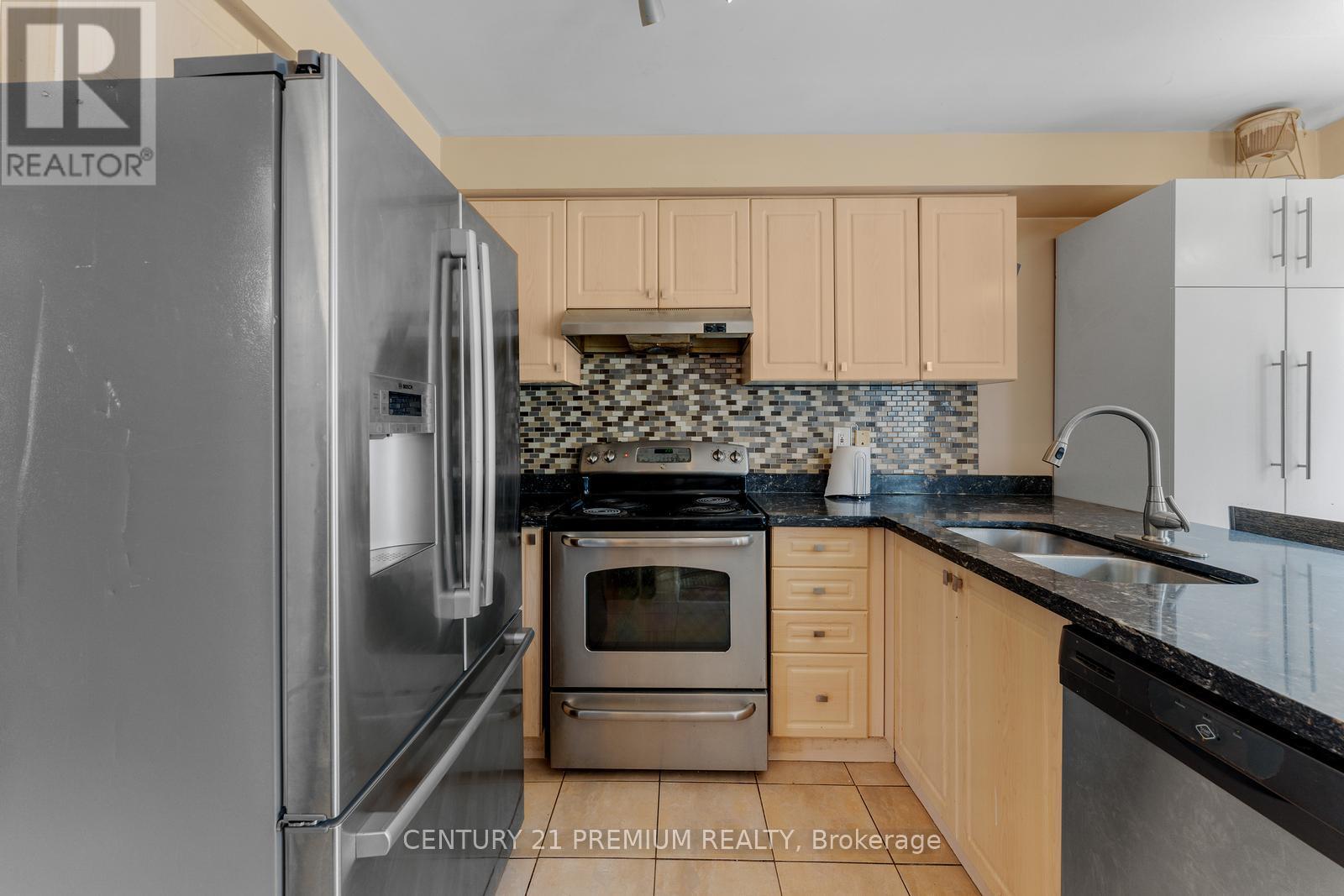 98 Albright Road, Brampton (Fletcher's Creek Village), Ontario  L6X 5E6 - Photo 12 - W12311696