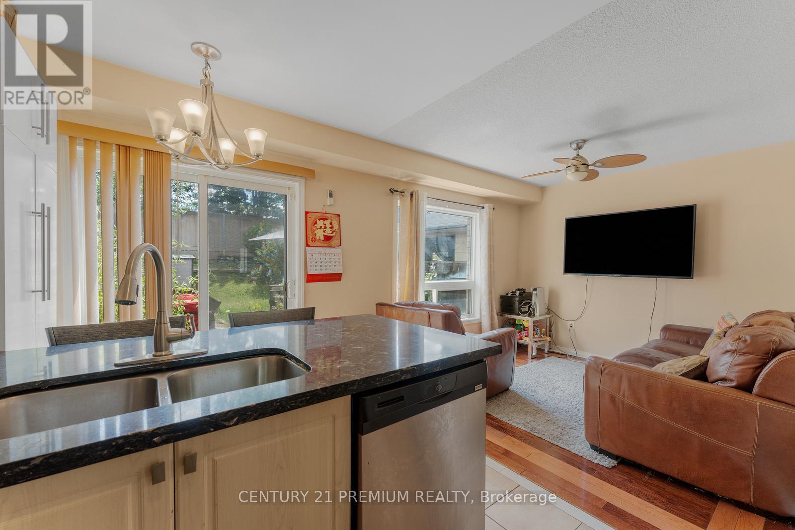 98 Albright Road, Brampton (Fletcher's Creek Village), Ontario  L6X 5E6 - Photo 17 - W12311696