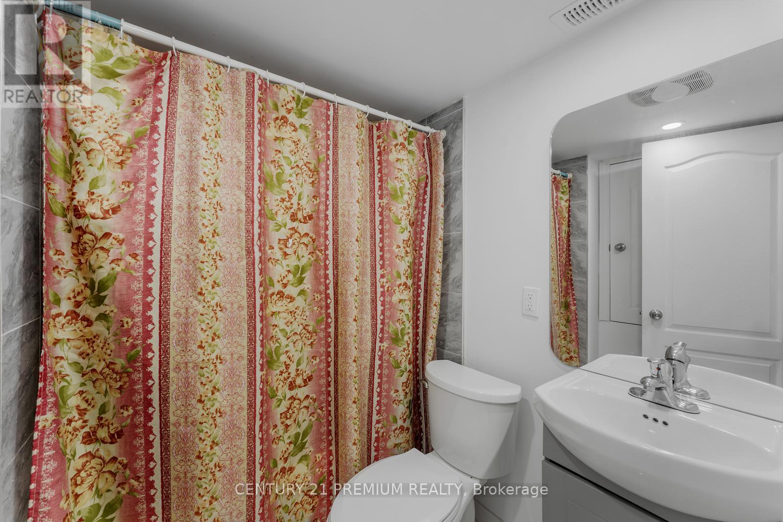 98 Albright Road, Brampton (Fletcher's Creek Village), Ontario  L6X 5E6 - Photo 33 - W12311696