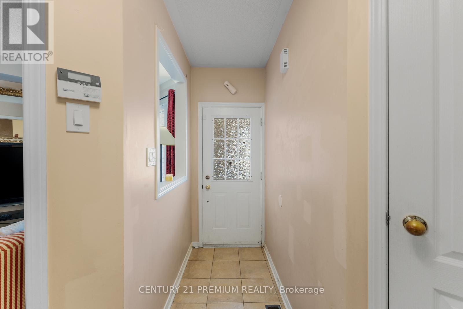 98 Albright Road, Brampton (Fletcher's Creek Village), Ontario  L6X 5E6 - Photo 5 - W12311696