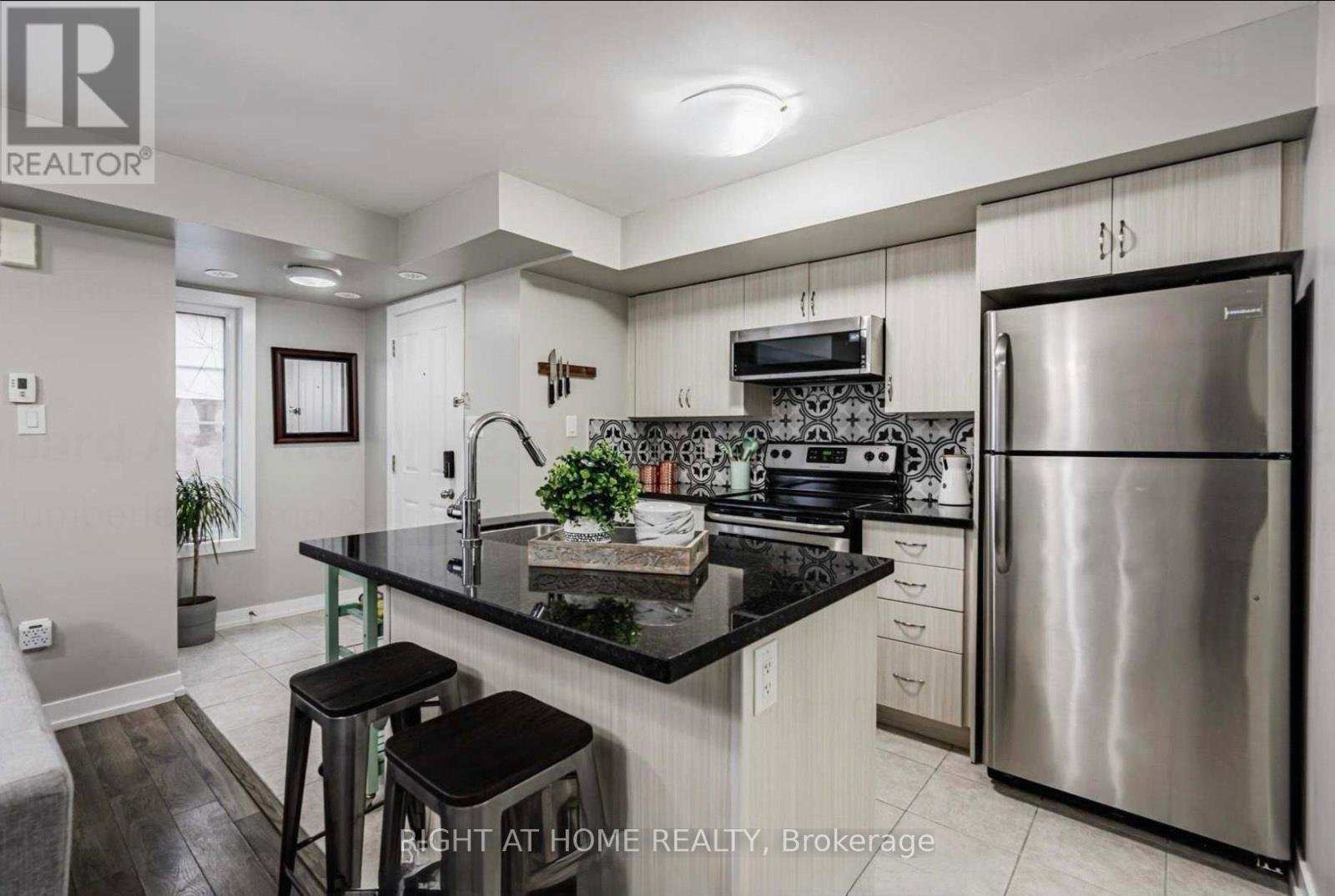 42 - 2315 Sheppard Avenue W, Toronto, Ontario  M9M 0E8 - Photo 3 - W12311739