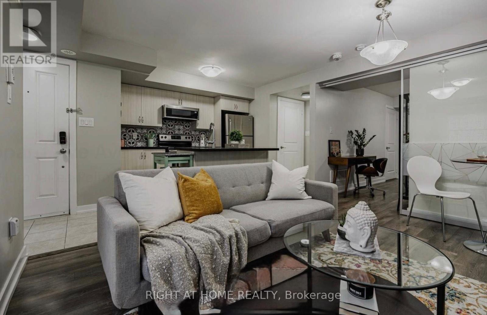 42 - 2315 Sheppard Avenue W, Toronto, Ontario  M9M 0E8 - Photo 4 - W12311739