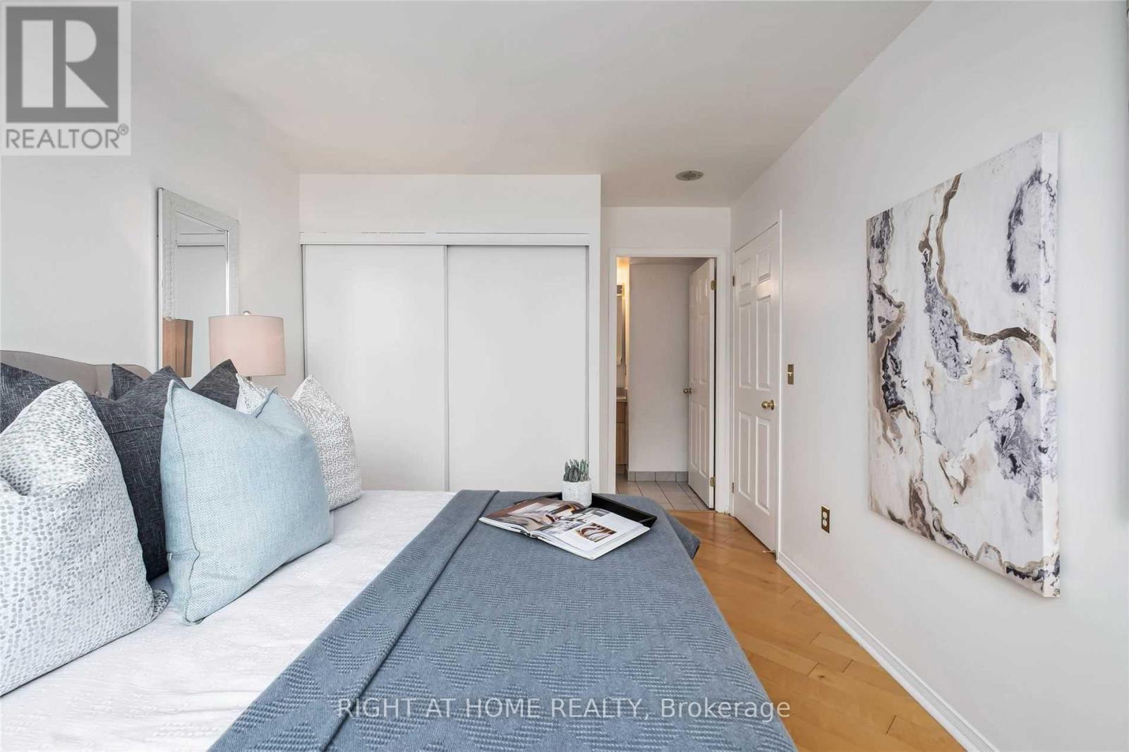 603 - 11 Michael Power Place, Toronto, Ontario  M9A 5G3 - Photo 16 - W12311766