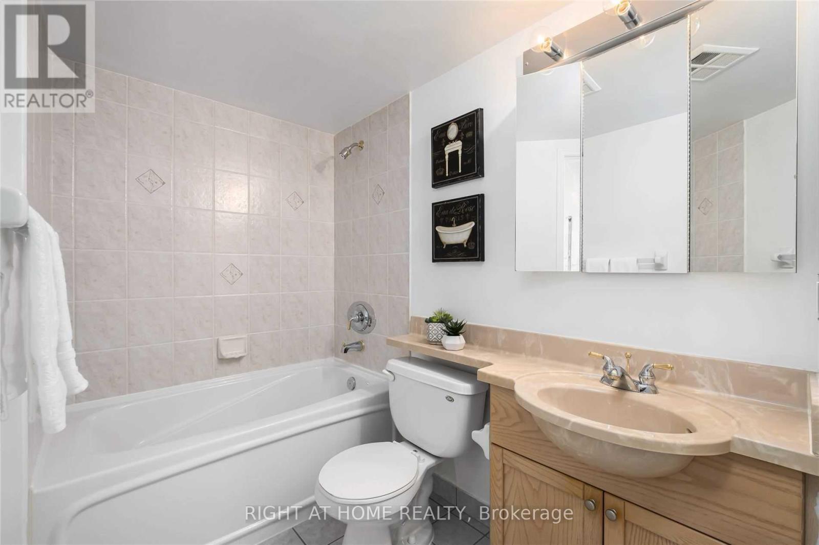 603 - 11 Michael Power Place, Toronto, Ontario  M9A 5G3 - Photo 17 - W12311766