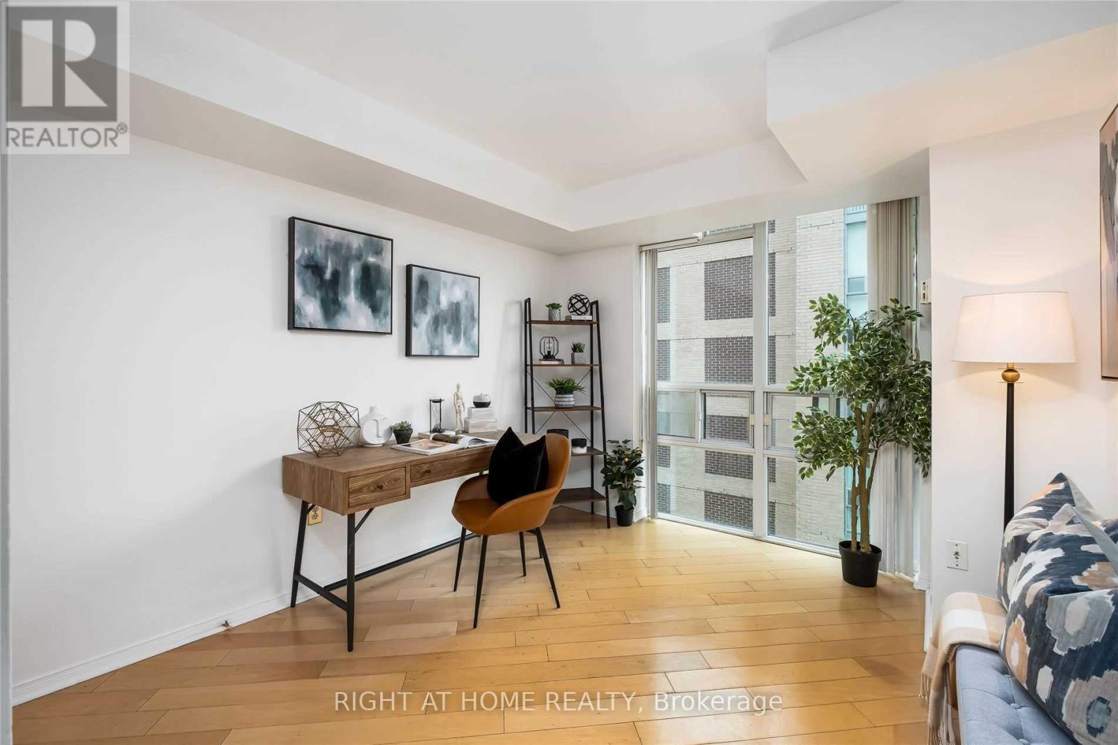 603 - 11 Michael Power Place, Toronto, Ontario  M9A 5G3 - Photo 19 - W12311766