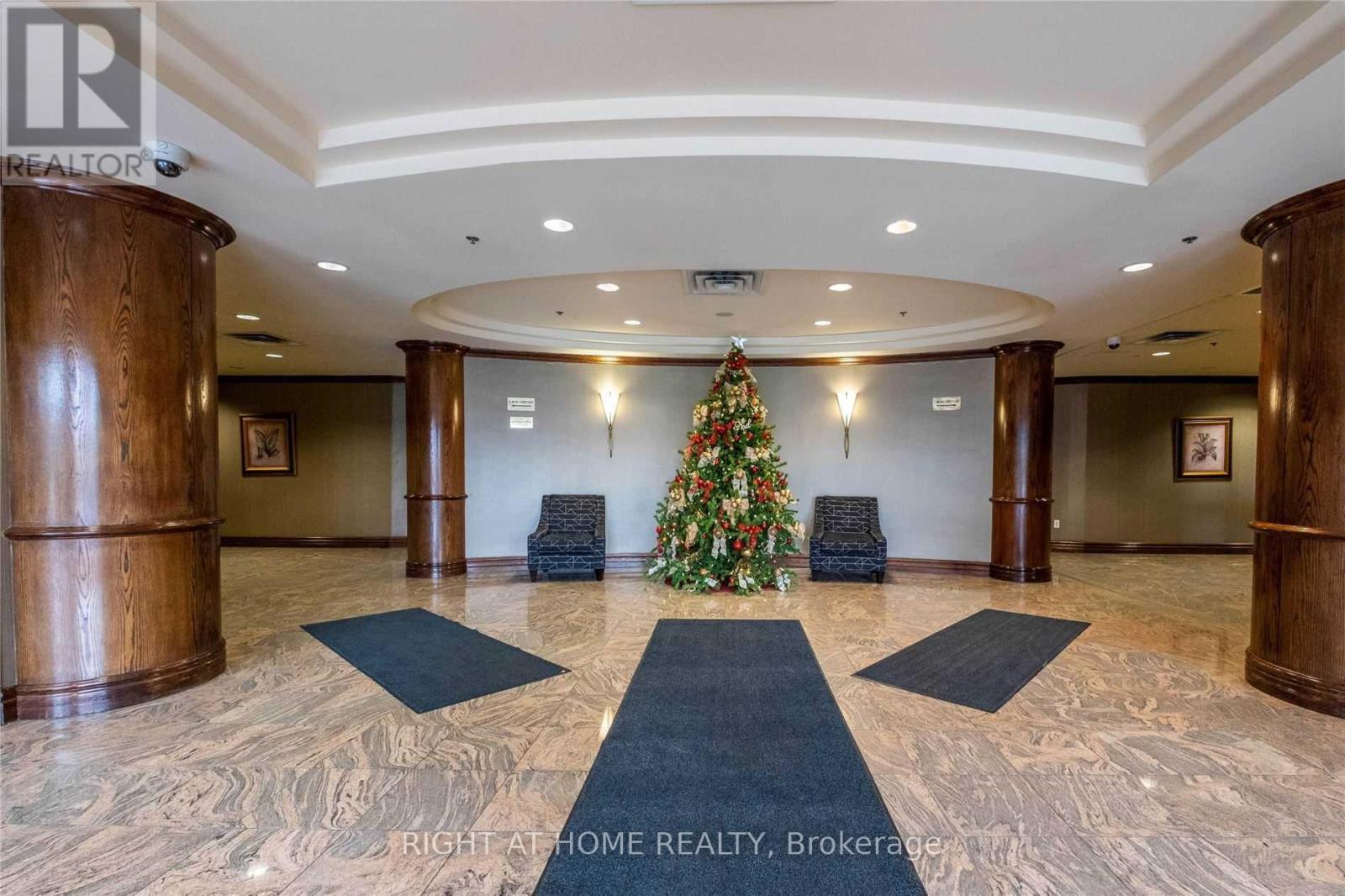 603 - 11 Michael Power Place, Toronto, Ontario  M9A 5G3 - Photo 4 - W12311766