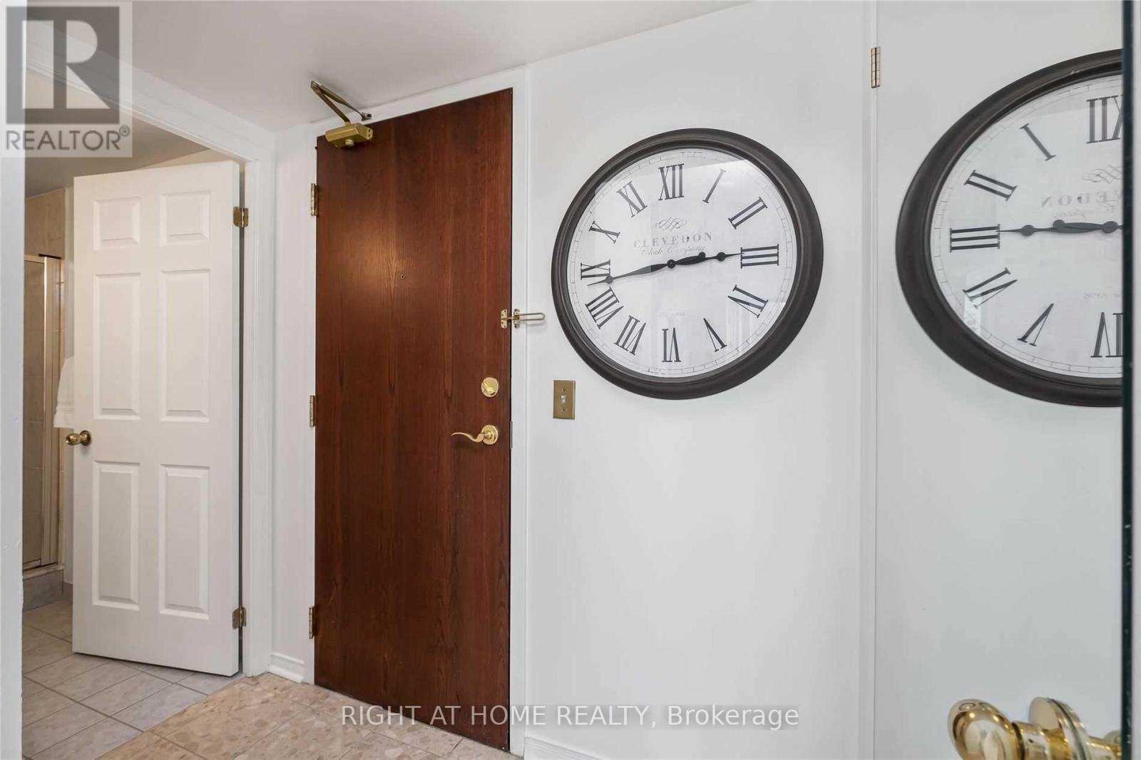 603 - 11 Michael Power Place, Toronto, Ontario  M9A 5G3 - Photo 6 - W12311766