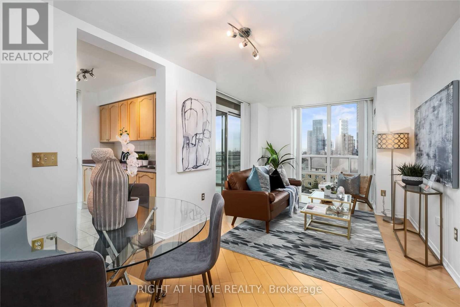 603 - 11 Michael Power Place, Toronto, Ontario  M9A 5G3 - Photo 7 - W12311766