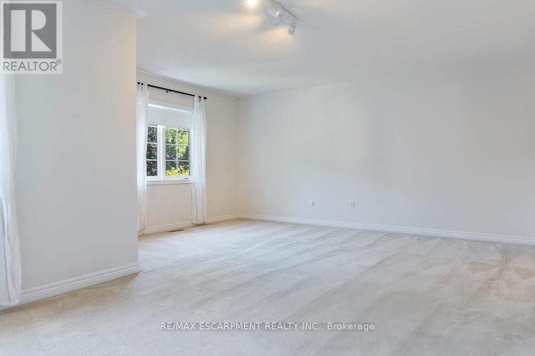 1146 Upper River Court, Mississauga, Ontario L5W 1C2 - Photo 28 - W12309480