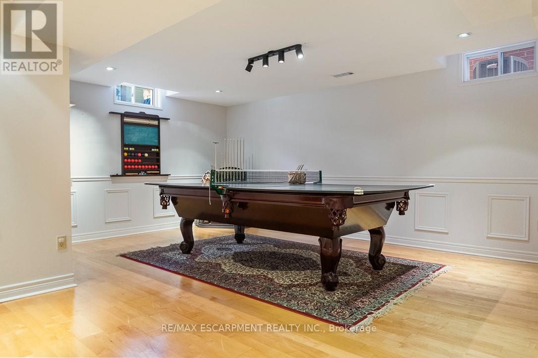 1146 Upper River Court, Mississauga, Ontario L5W 1C2 - Photo 40 - W12309480