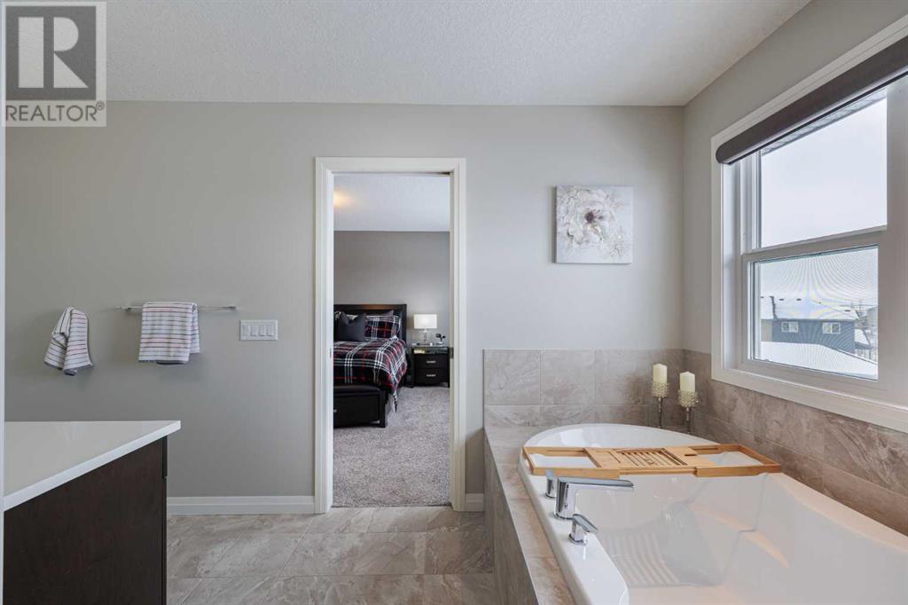 53 Sundown Grove, Cochrane, Alberta  T4C 0H8 - Photo 27 - A2207452
