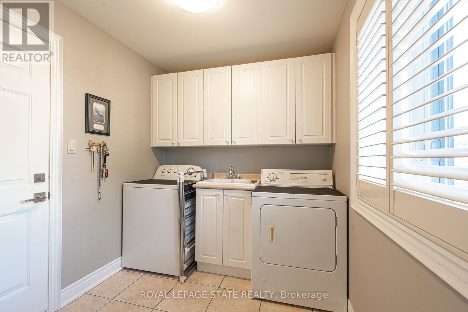 198 Gray Road, Hamilton, Ontario  L8E 1T7 - Photo 18 - X12311753