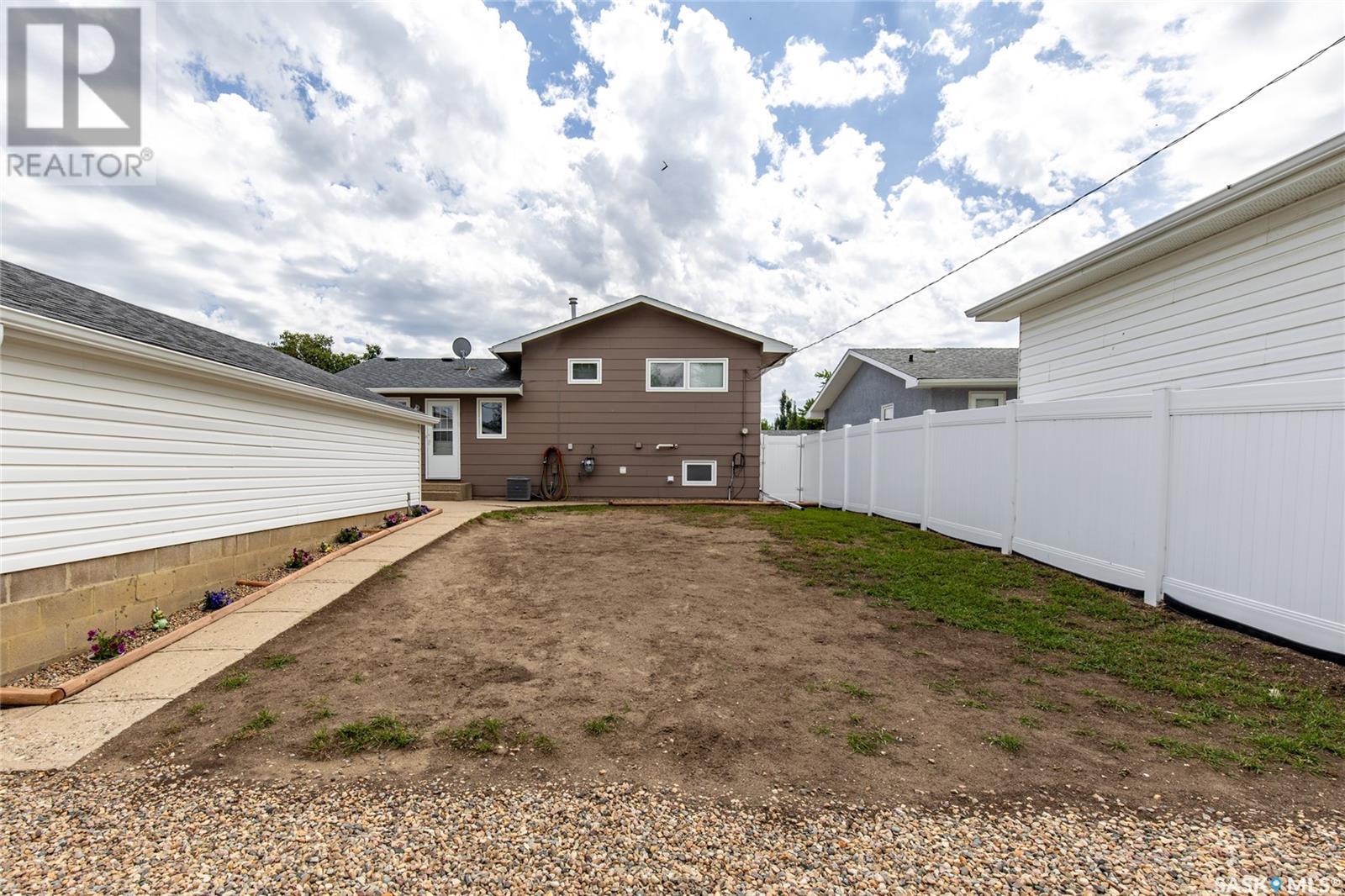 1538 Duffield Street W, Moose Jaw, Saskatchewan  S6H 6N8 - Photo 34 - SK013962