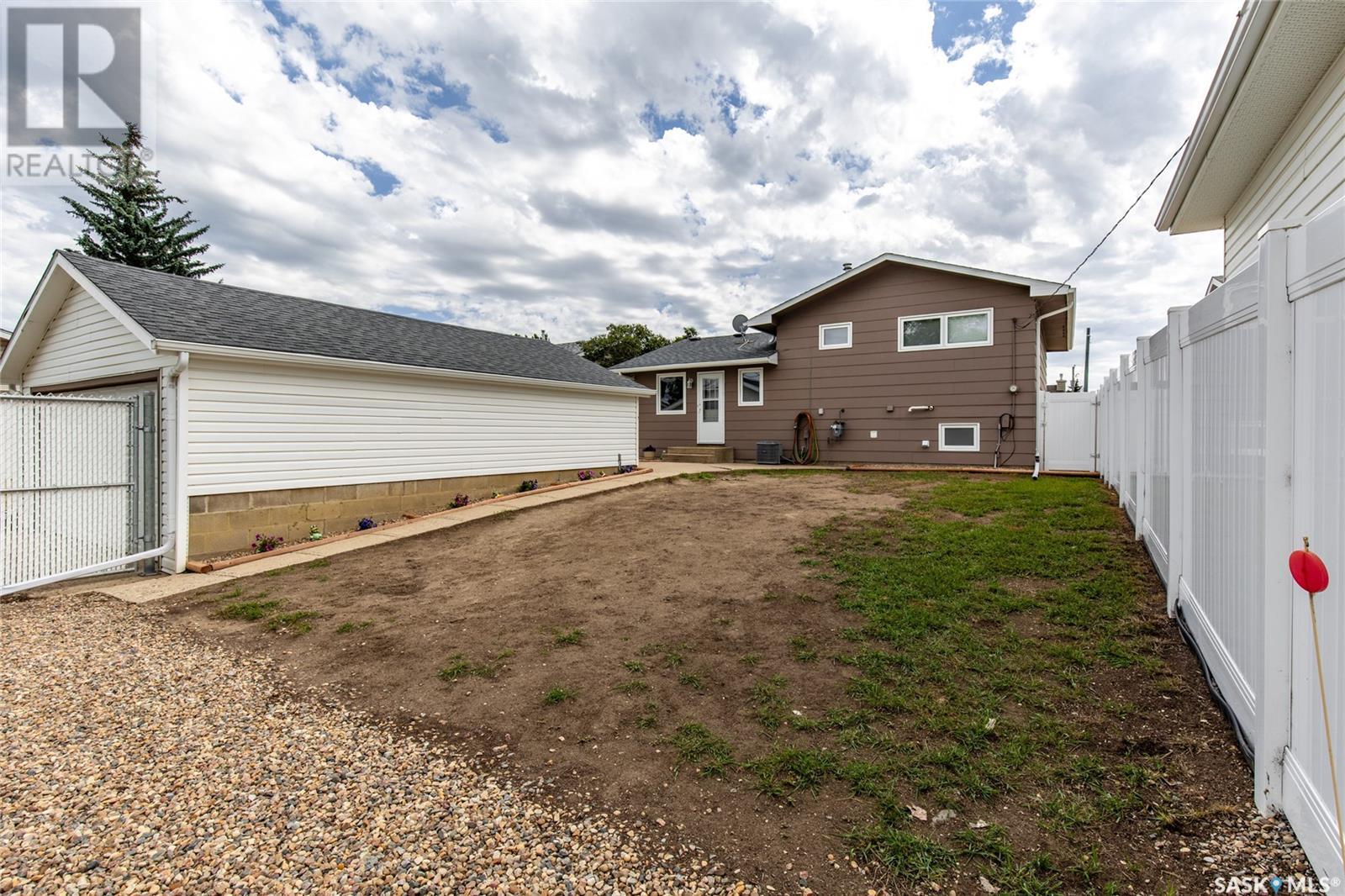 1538 Duffield Street W, Moose Jaw, Saskatchewan  S6H 6N8 - Photo 35 - SK013962