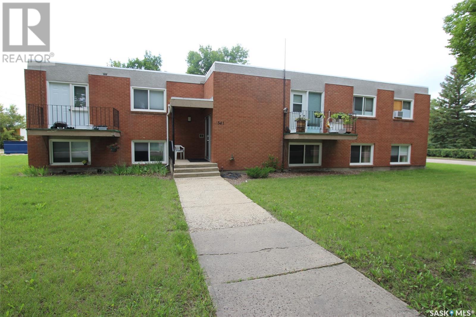 341 2nd Street E, Shaunavon, Saskatchewan  S0N 2M0 - Photo 2 - SK014011