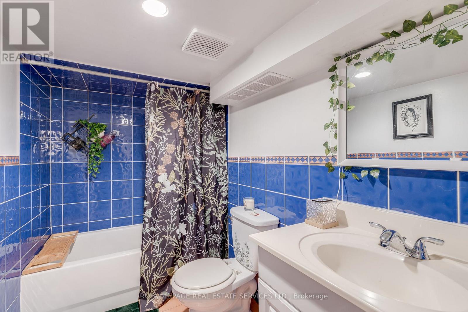 10 Follis Avenue, Toronto (Annex), Ontario  M6G 1S3 - Photo 15 - C12311836