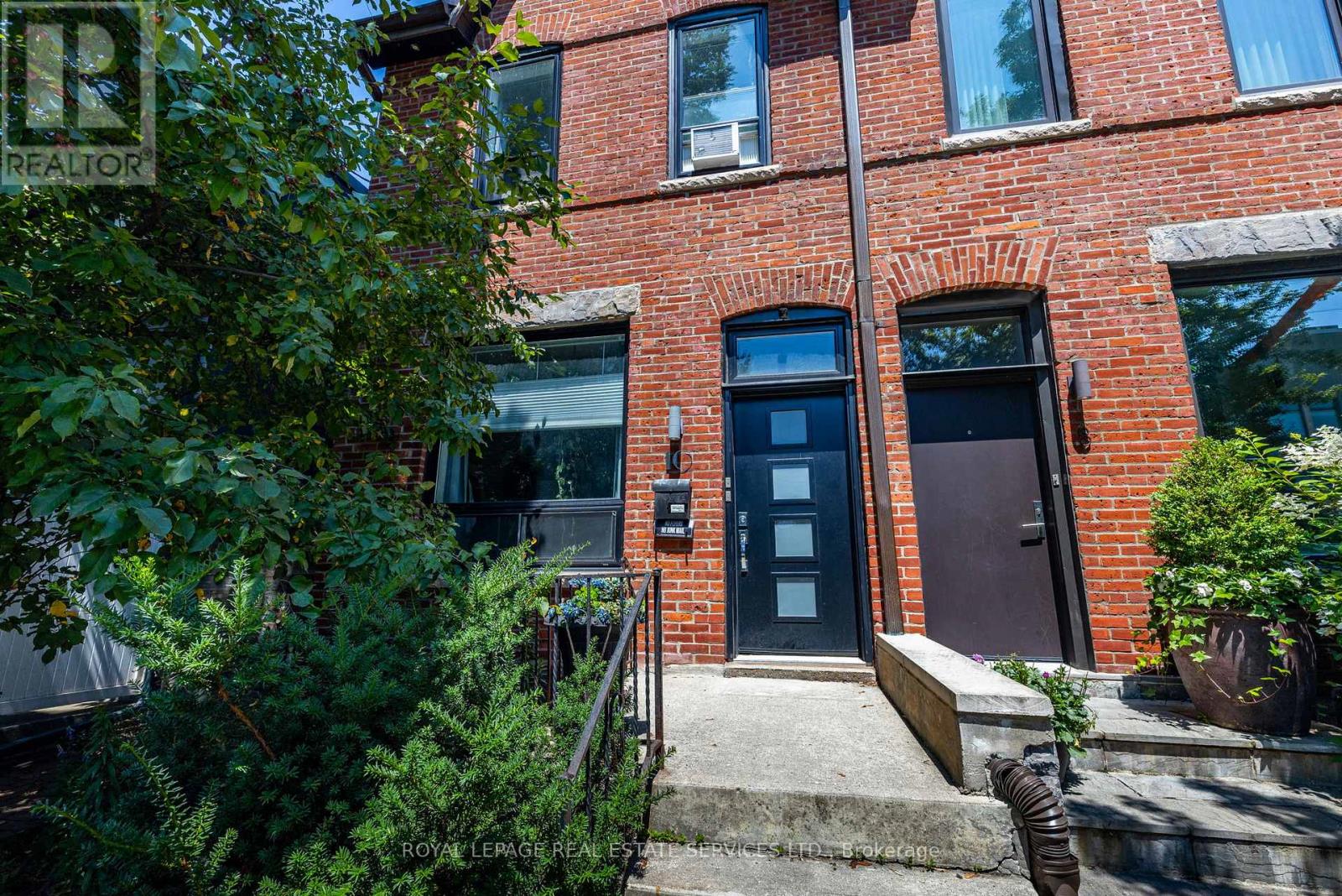 Property at 10 FOLLIS AVENUE image 3