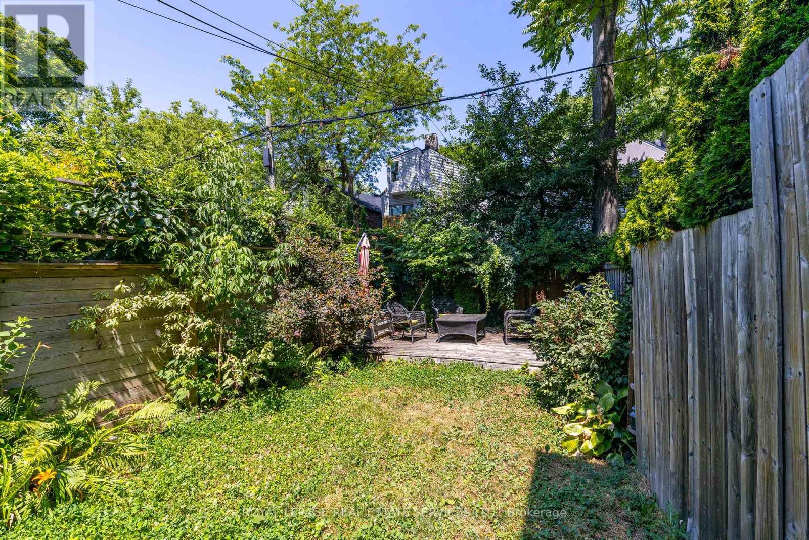 10 Follis Avenue, Toronto (Annex), Ontario  M6G 1S3 - Photo 36 - C12311836