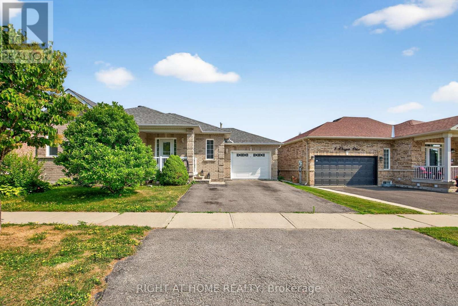 3 Player Drive, Barrie, Ontario  L4M 6V9 - Photo 1 - S12311829