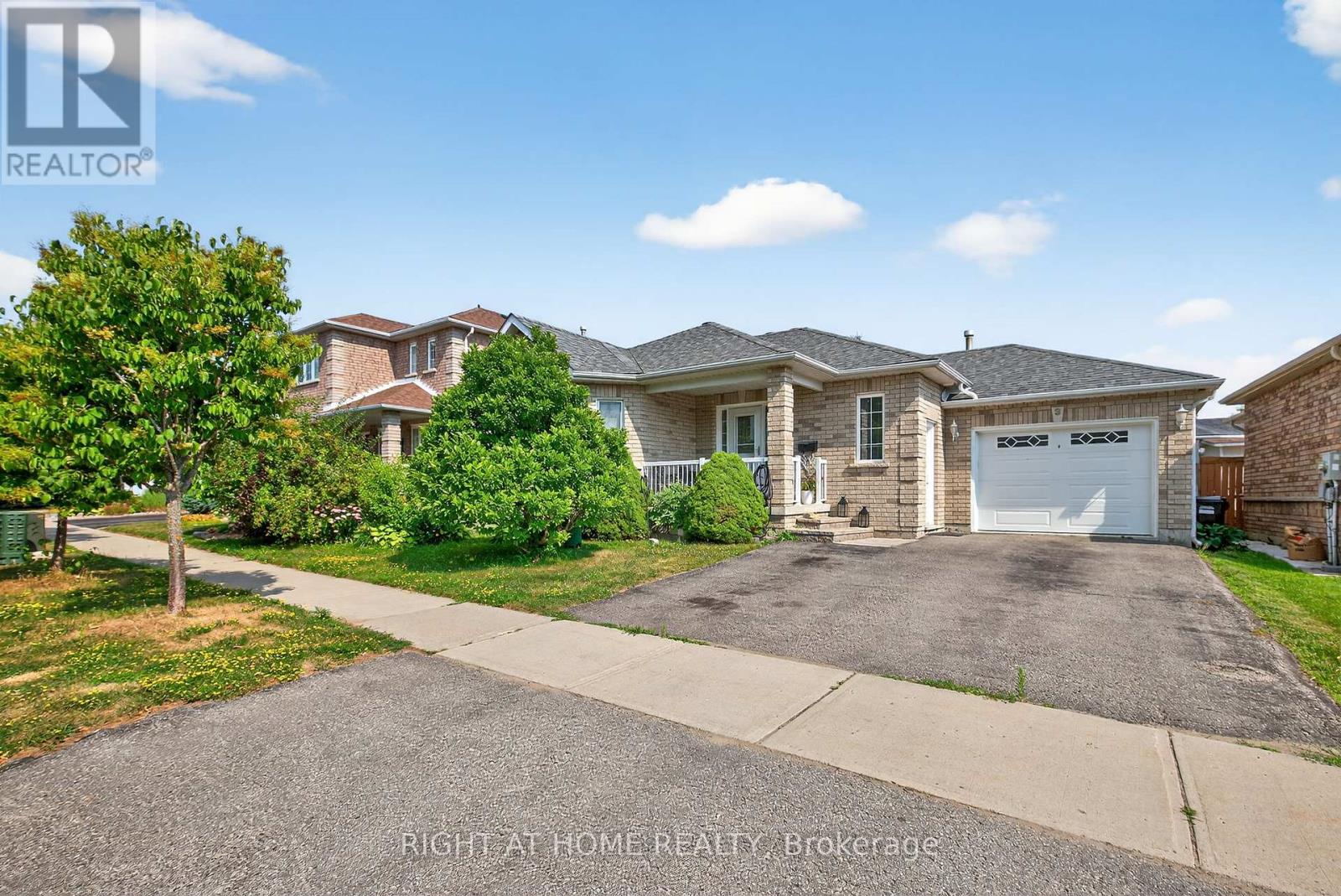 3 Player Drive, Barrie, Ontario  L4M 6V9 - Photo 2 - S12311829