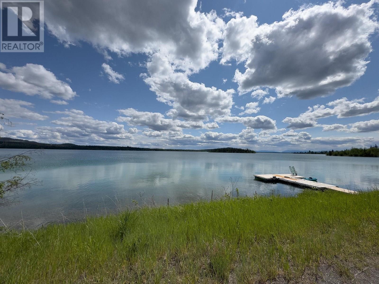 5943 N GREEN LAKE ROAD, 70 Mile House, British Columbia