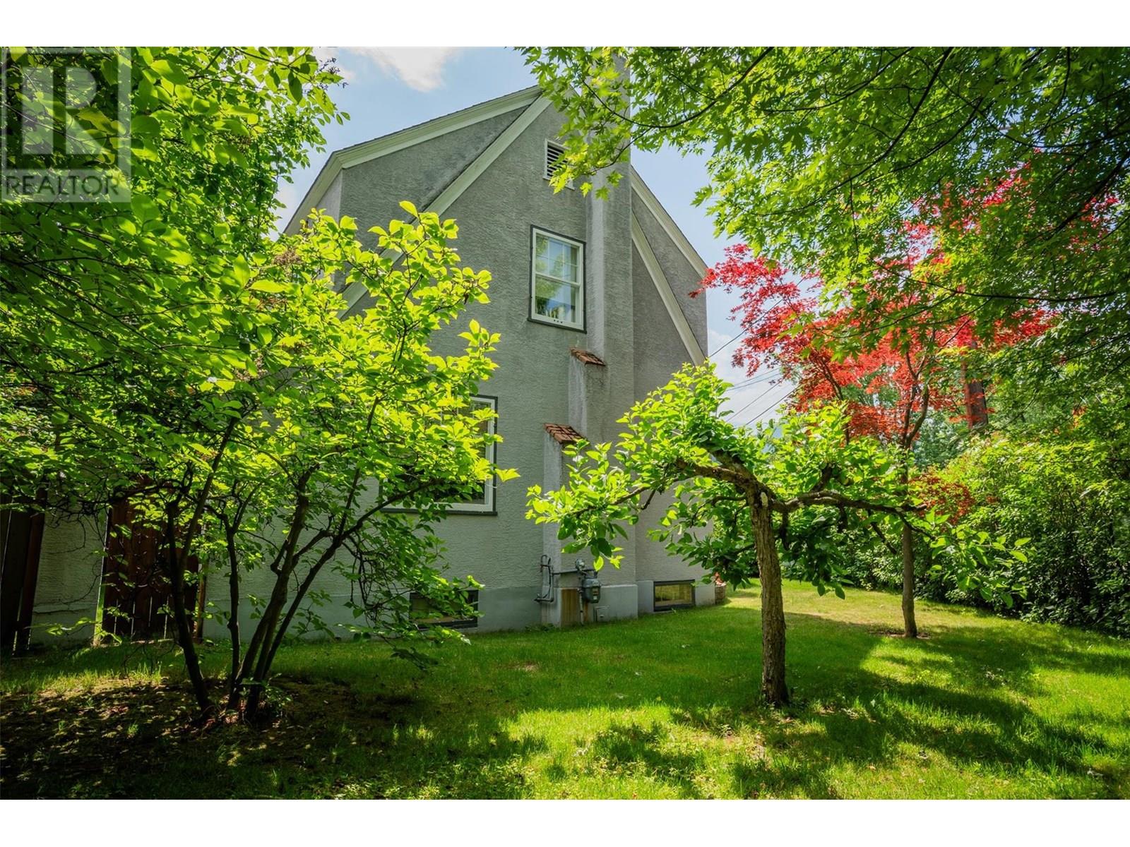 Property at 399 Murray Drive image 3