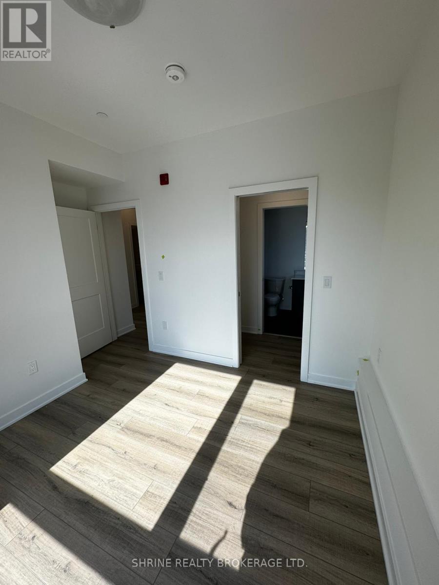 202 - 312 Erb Street, Waterloo, Ontario  N2L 0K9 - Photo 8 - X12311880